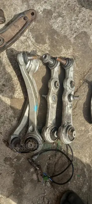 Mercedes Benz C300 2016-2020 LOWER ARM Set Available