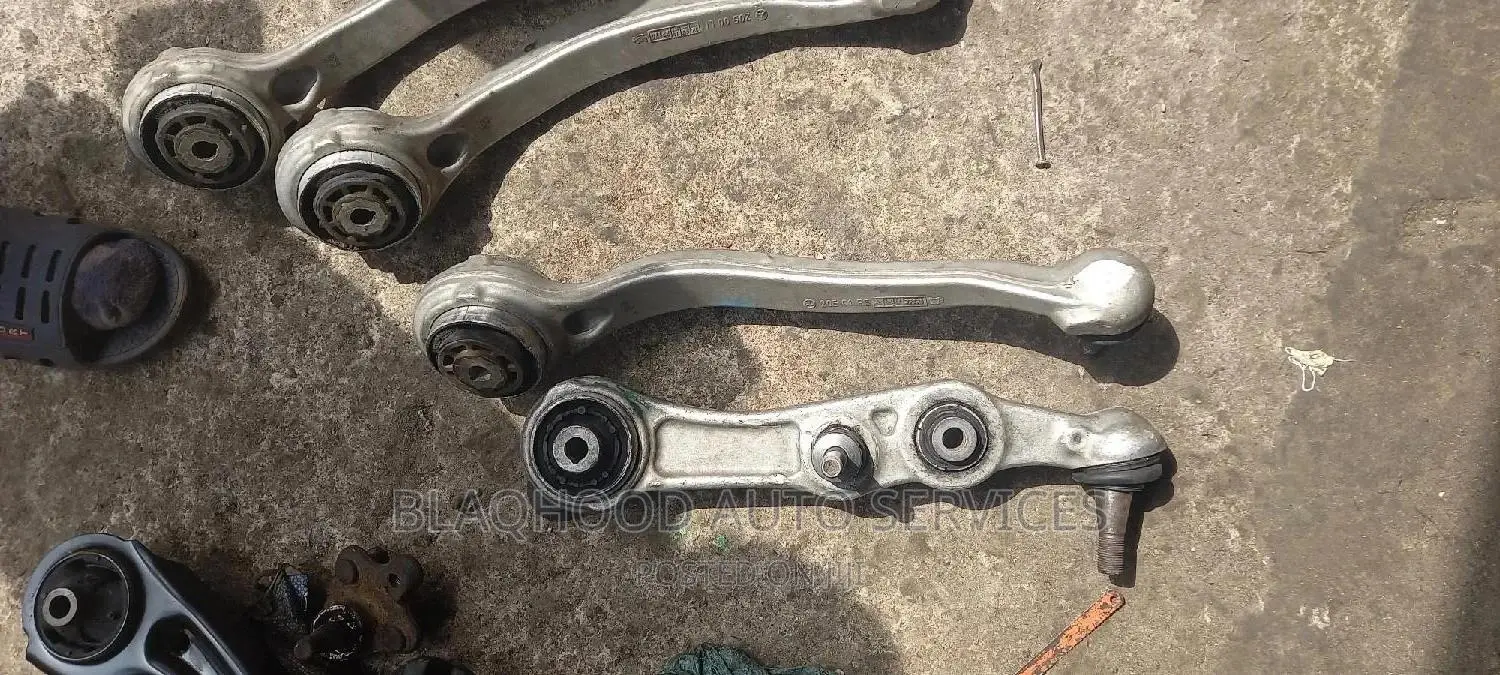 Mercedes Benz C300 2016-2020 LOWER ARM Set Available