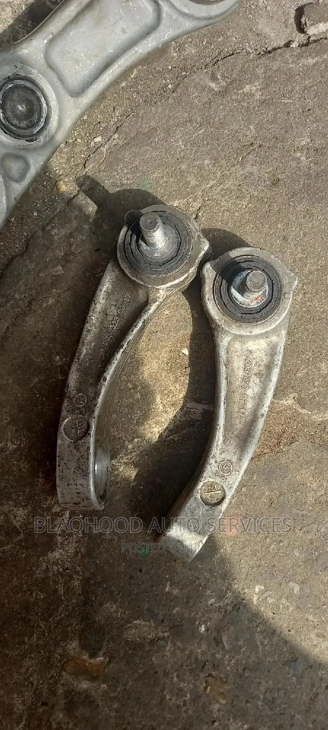 Benz C300 4matic 2016-19 Home Used Front LINK Pair Available