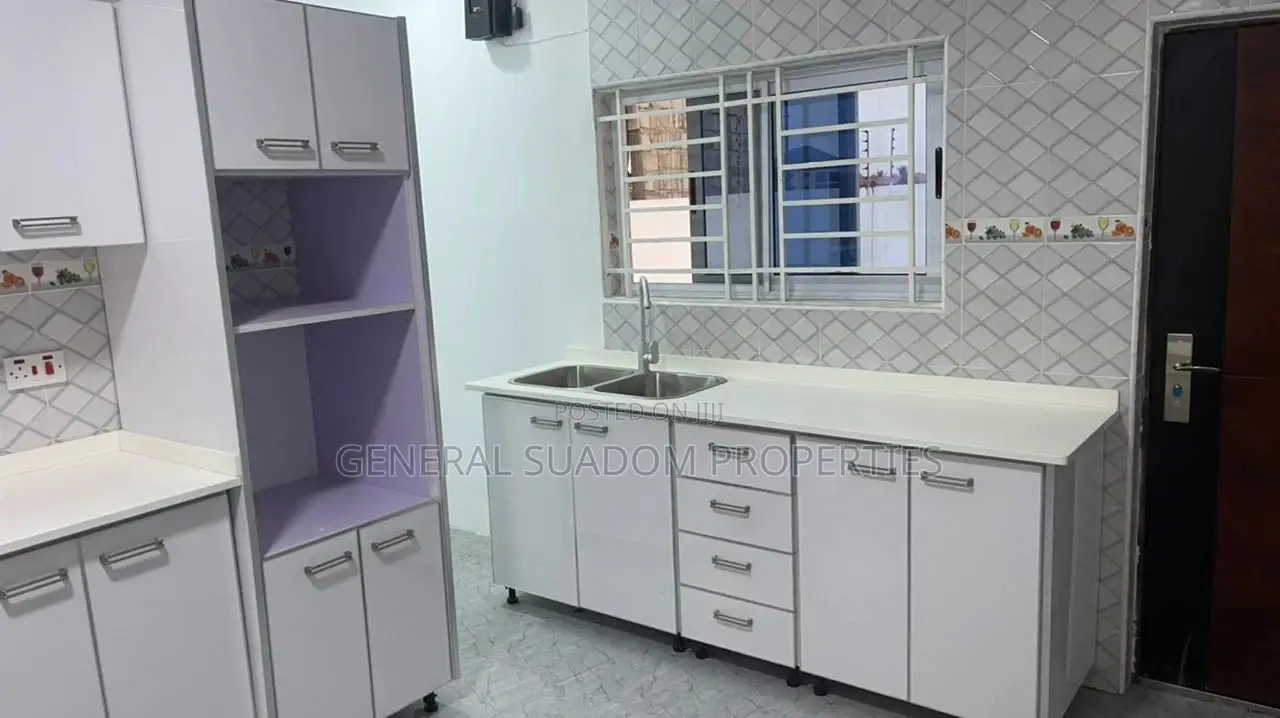 3bdrm House in Suadom Properties, Baatsona Total for Rent