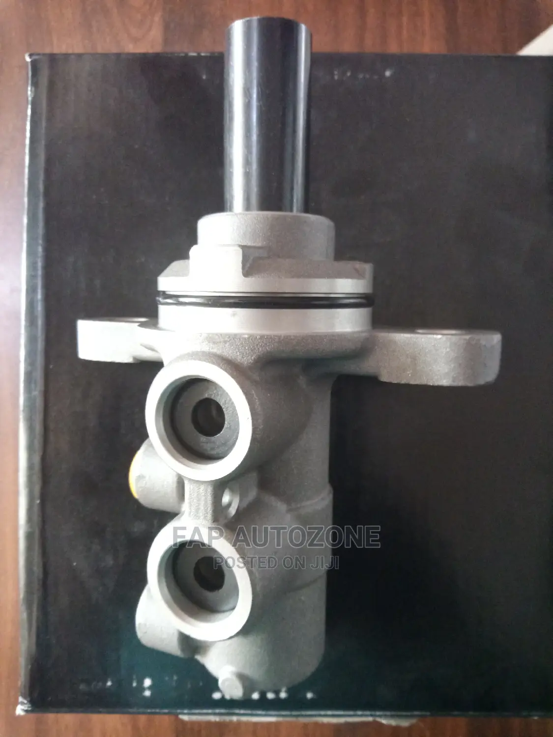 Original Brake Pot/Master Cylinder From Usa. M630710