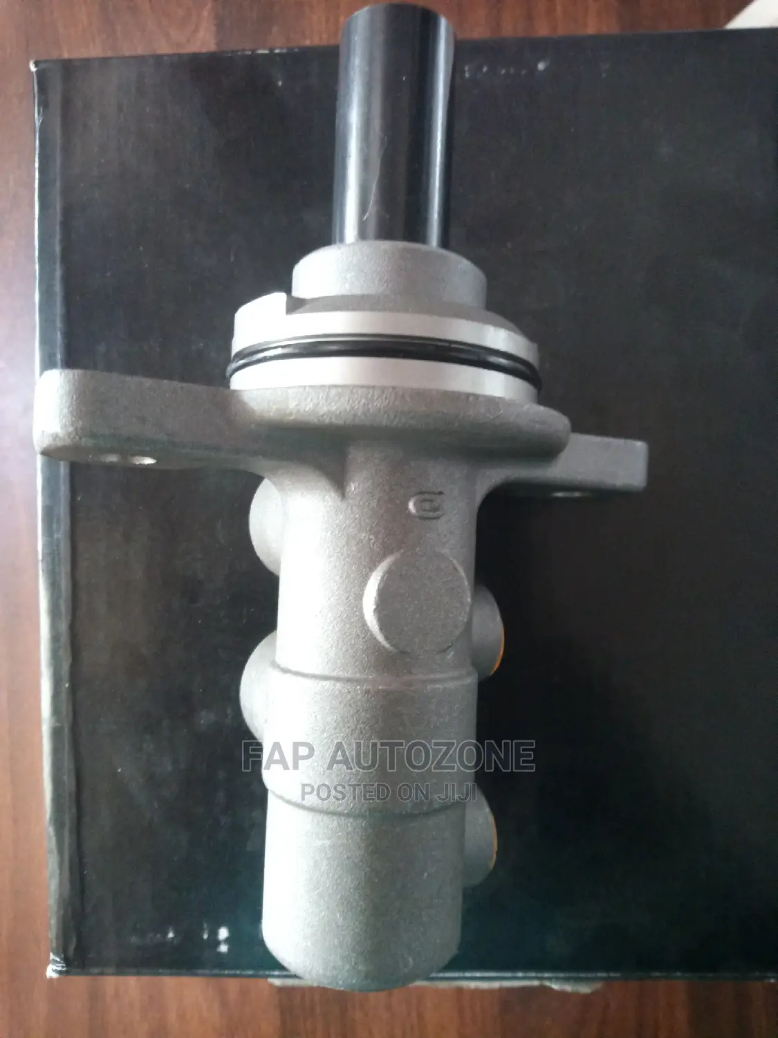 Original Brake Pot/Master Cylinder From Usa. M630710