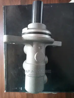 Original Brake Pot/Master Cylinder From Usa. M630710