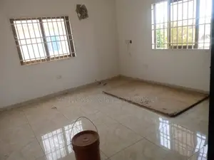 5bdrm Mansion in Hfc Estate, Spintex for sale