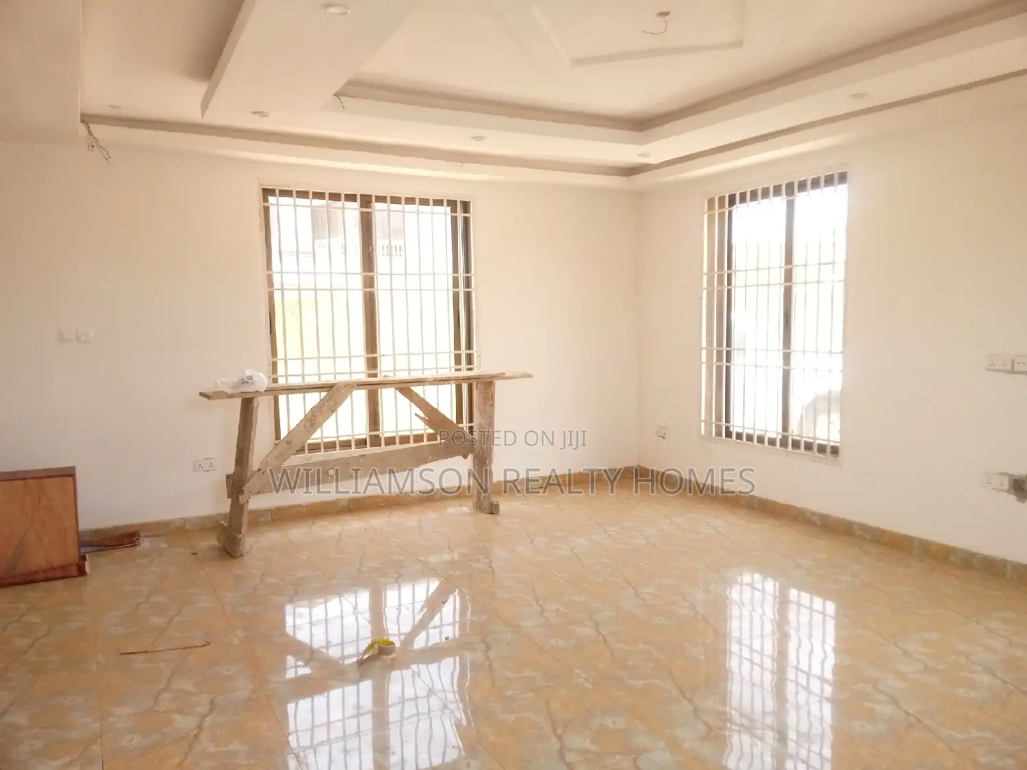 5bdrm Mansion in Hfc Estate, Spintex for sale