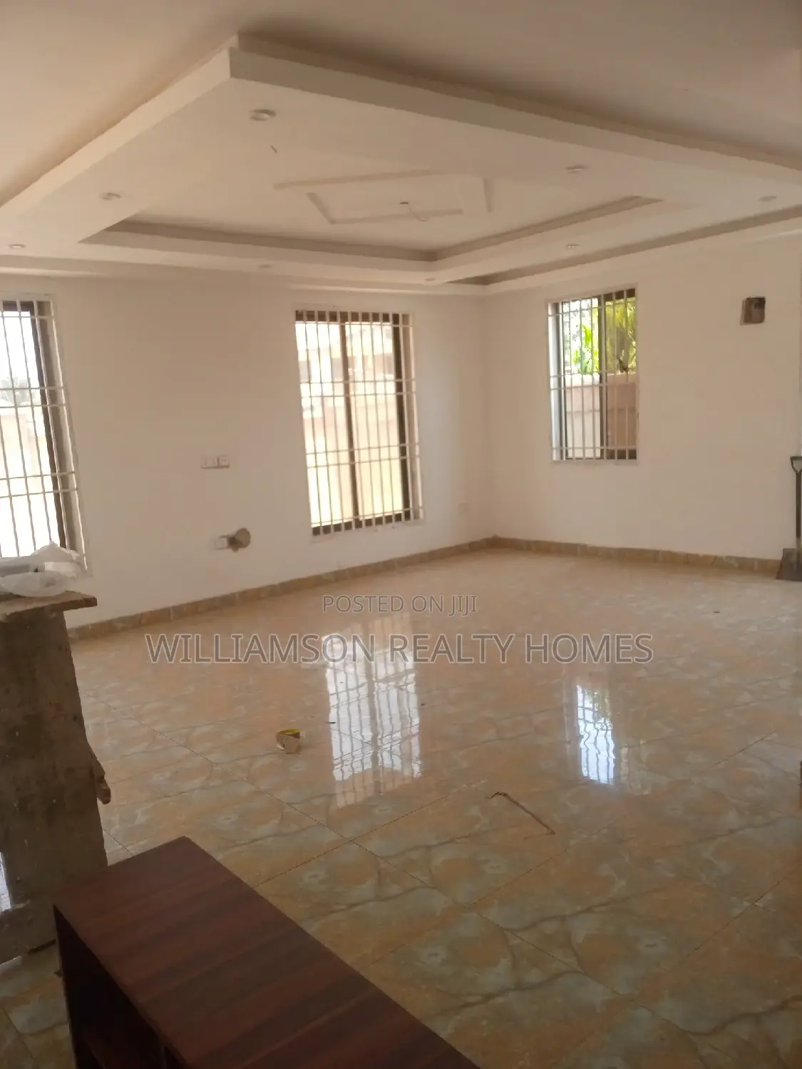 5bdrm Mansion in Hfc Estate, Spintex for sale