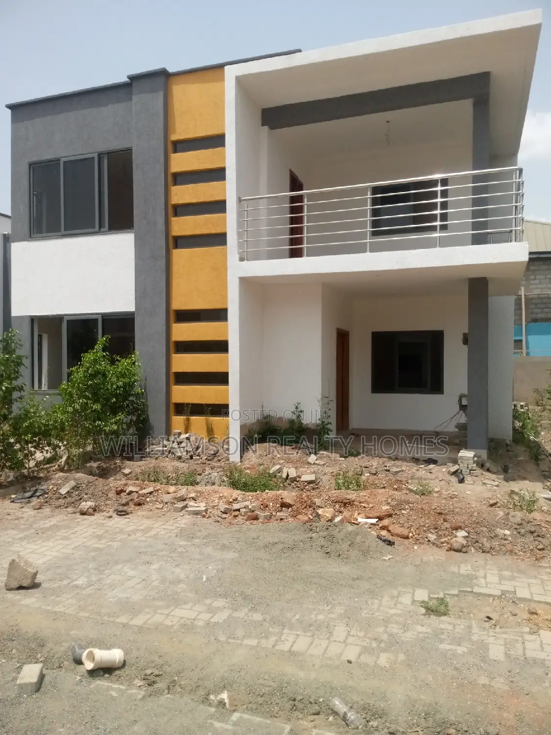 4bdrm Mansion in Around Devtraco, Spintex for Sale
