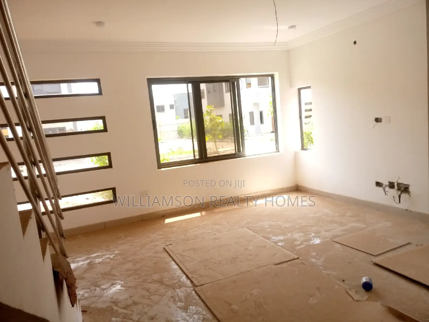 4bdrm Mansion in Around Devtraco, Spintex for Sale