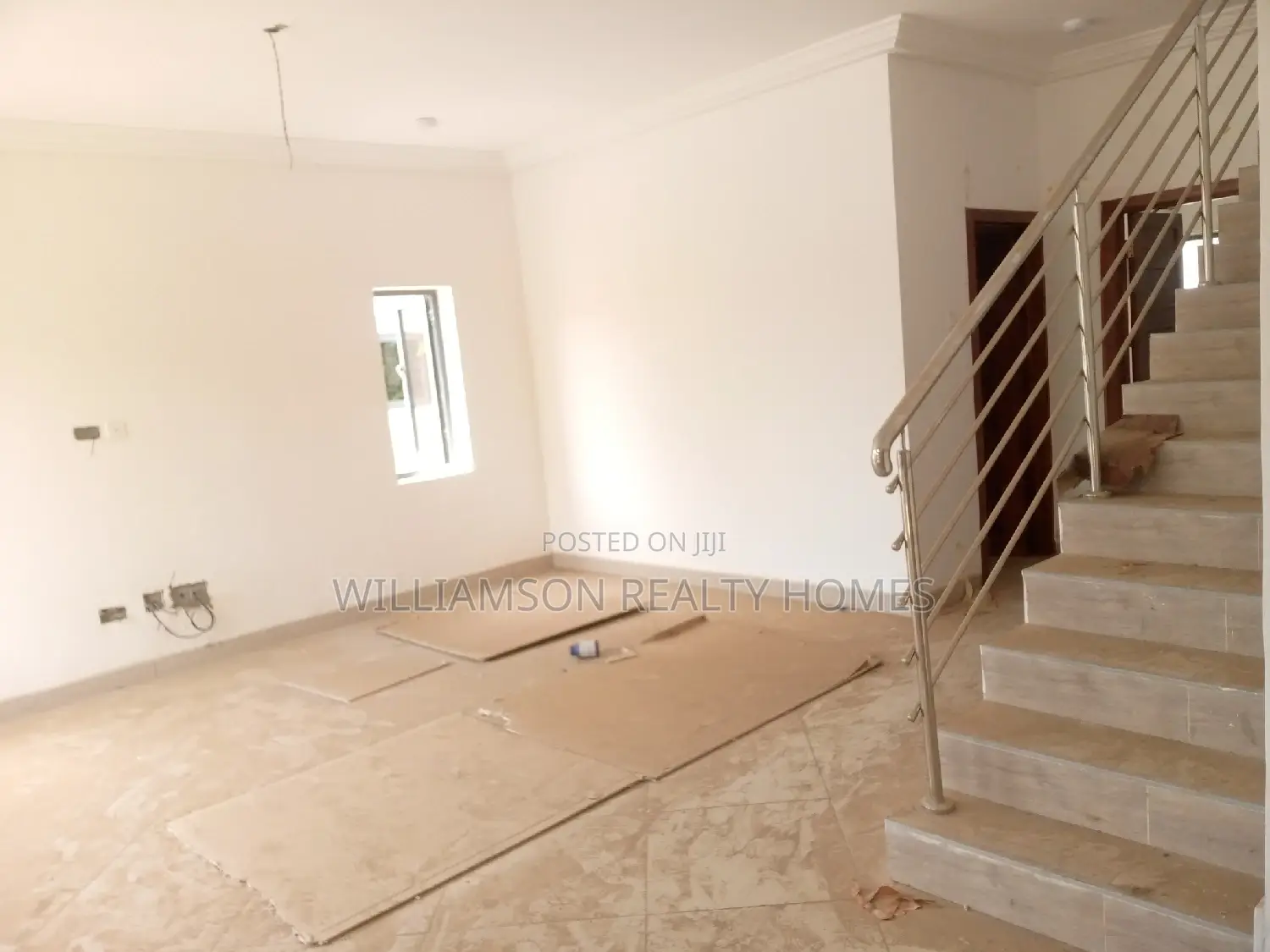 4bdrm Mansion in Around Devtraco, Spintex for Sale