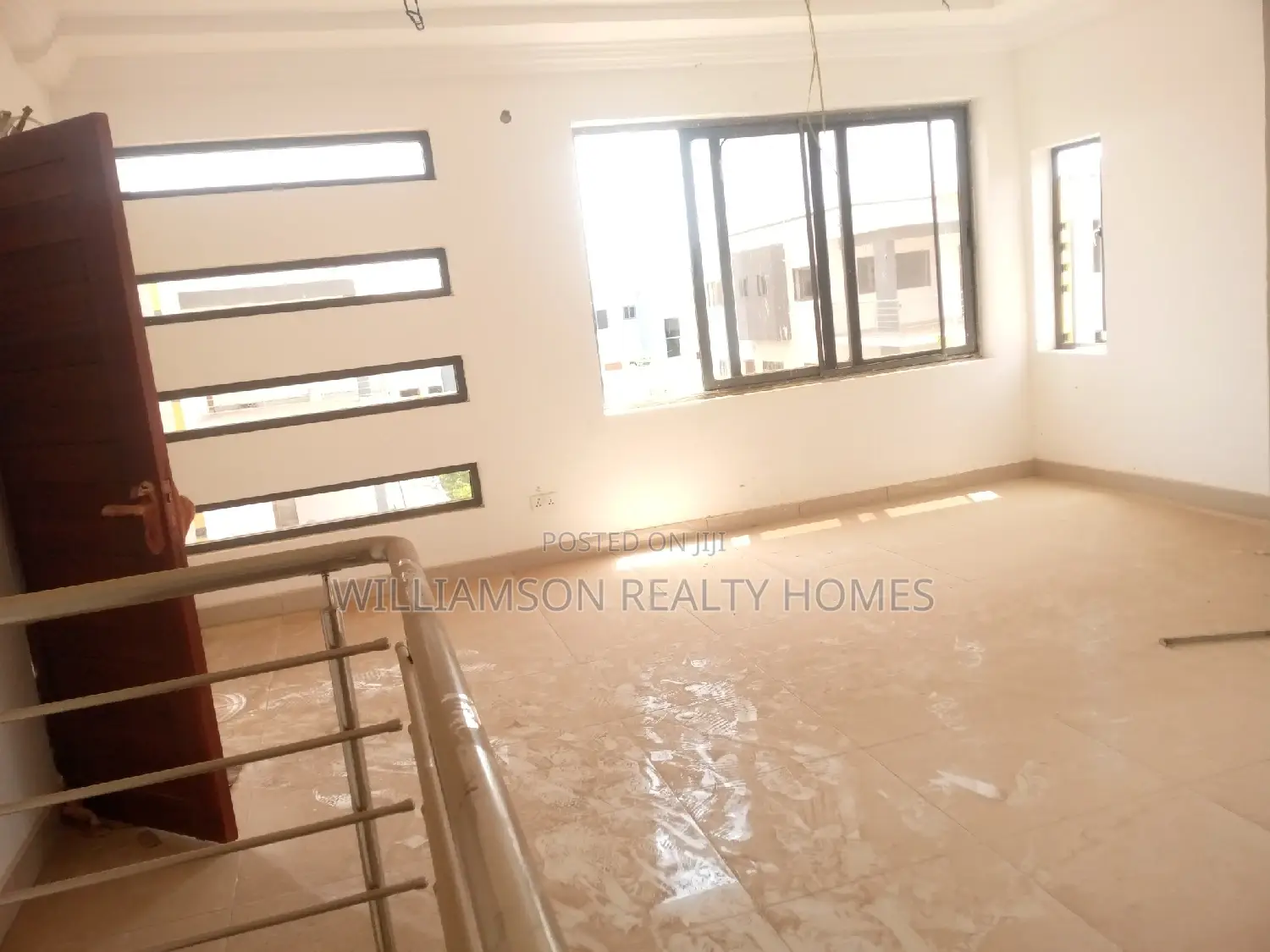 4bdrm Mansion in Around Devtraco, Spintex for Sale
