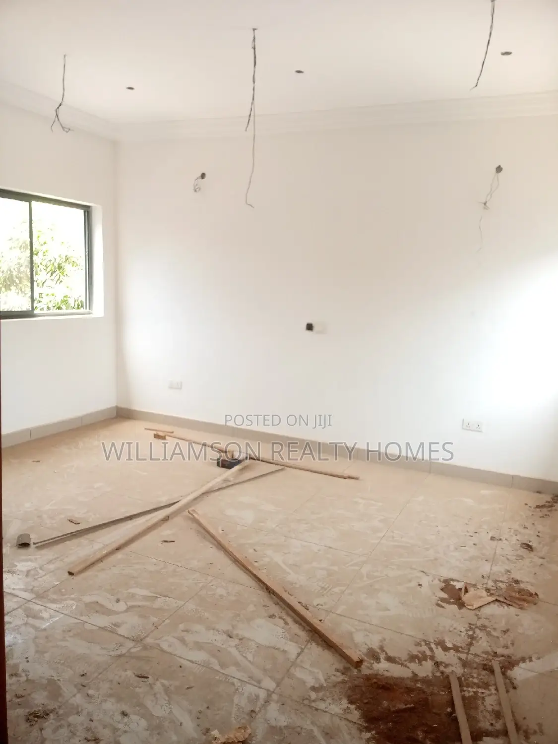 4bdrm Mansion in Around Devtraco, Spintex for Sale
