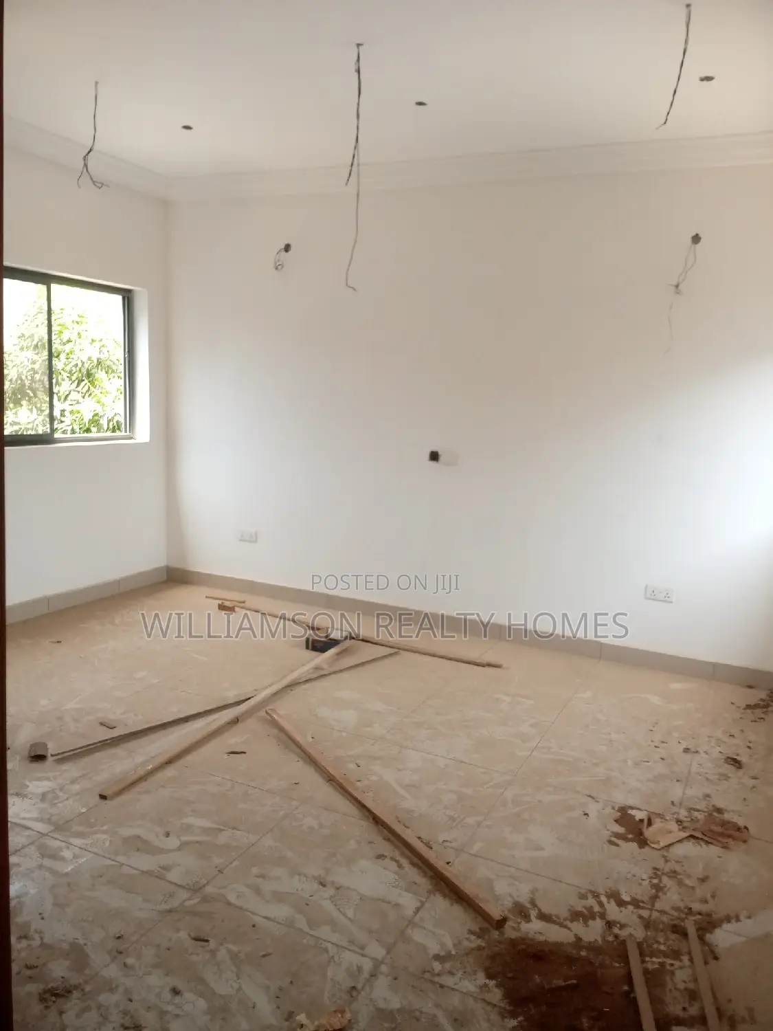 4bdrm Mansion in Around Devtraco, Spintex for Sale