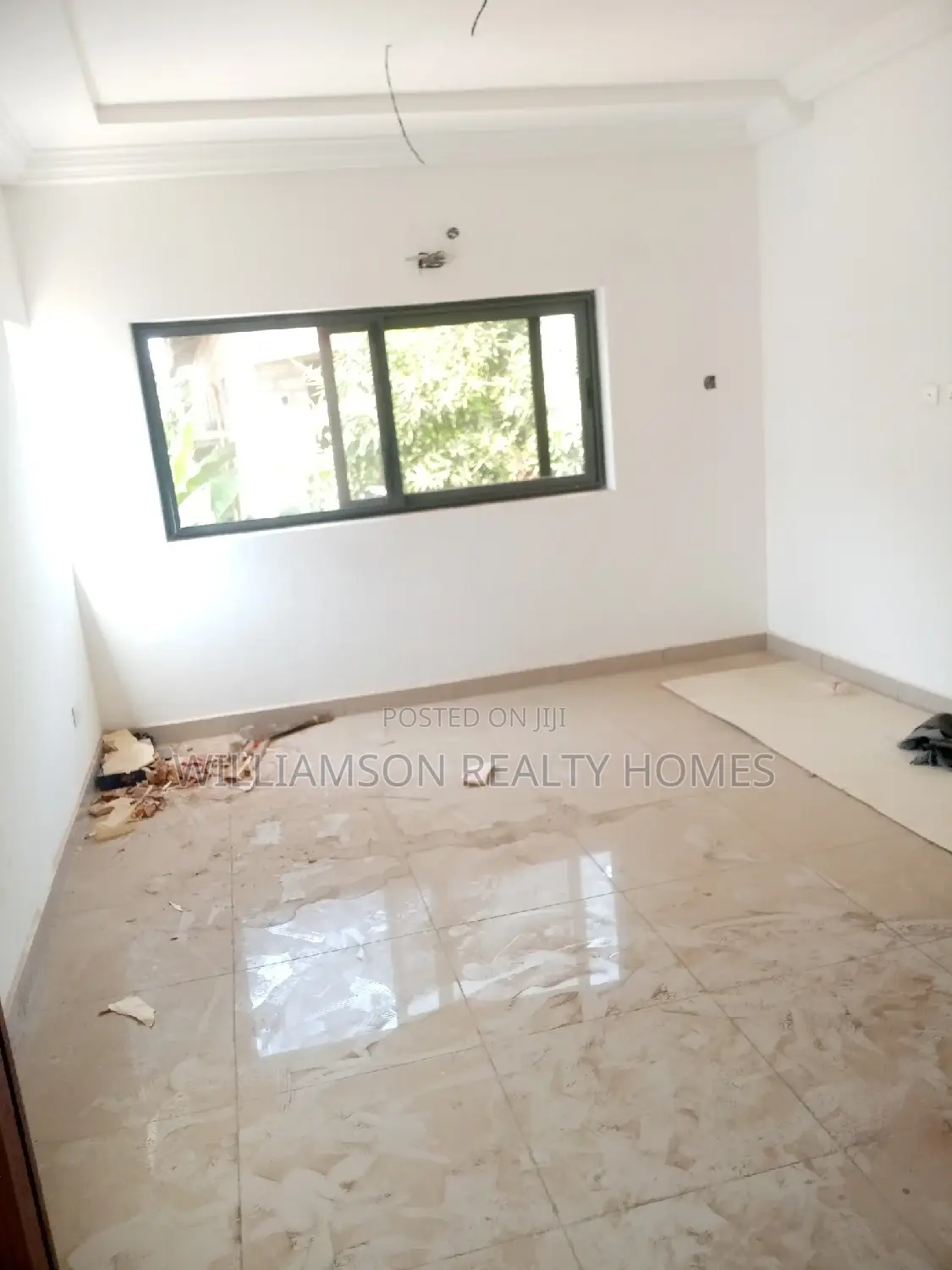 4bdrm Mansion in Around Devtraco, Spintex for Sale
