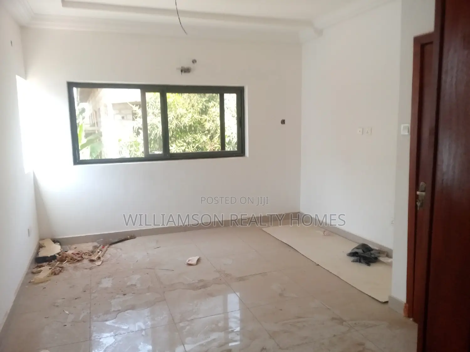 4bdrm Mansion in Around Devtraco, Spintex for Sale