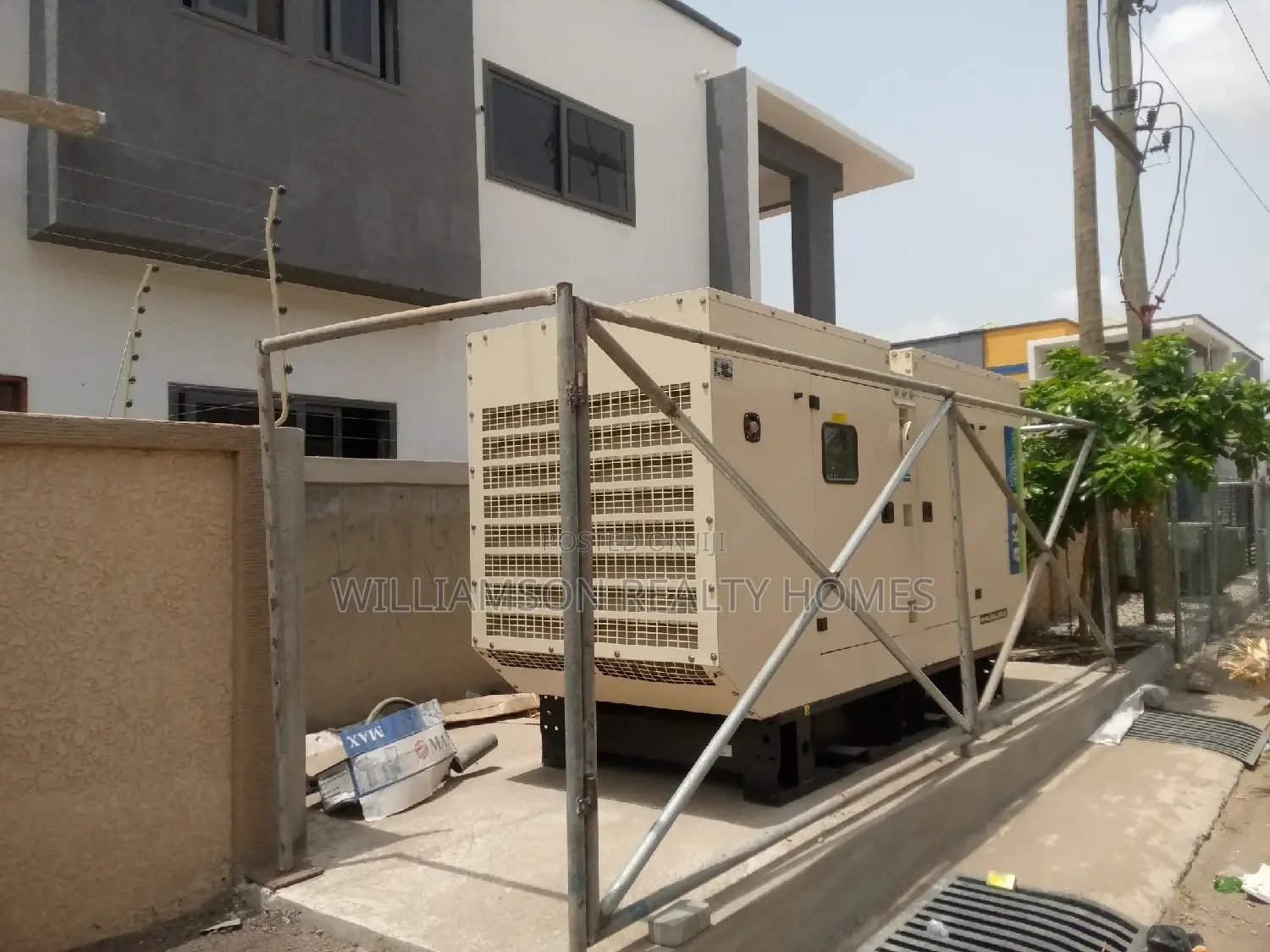 4bdrm Mansion in Around Devtraco, Spintex for Sale