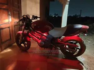 Honda VT 2010 Red