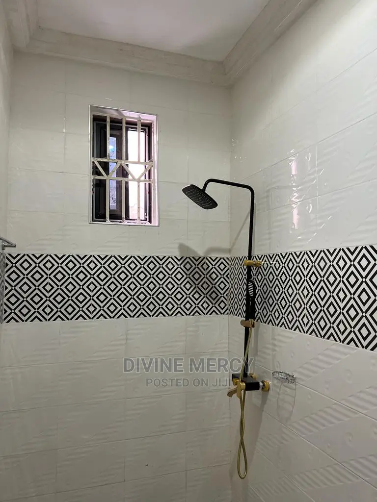 3bdrm Bungalow in Divine Mercy Agency, Kasoa for sale