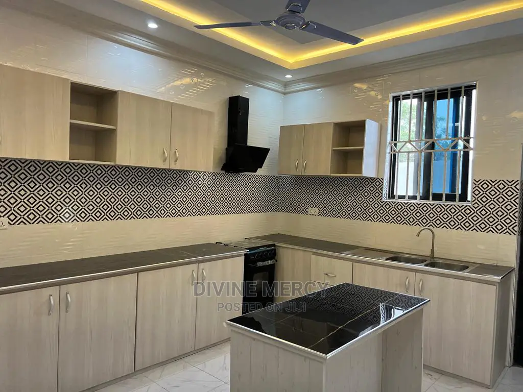 3bdrm Bungalow in Divine Mercy Agency, Kasoa for sale