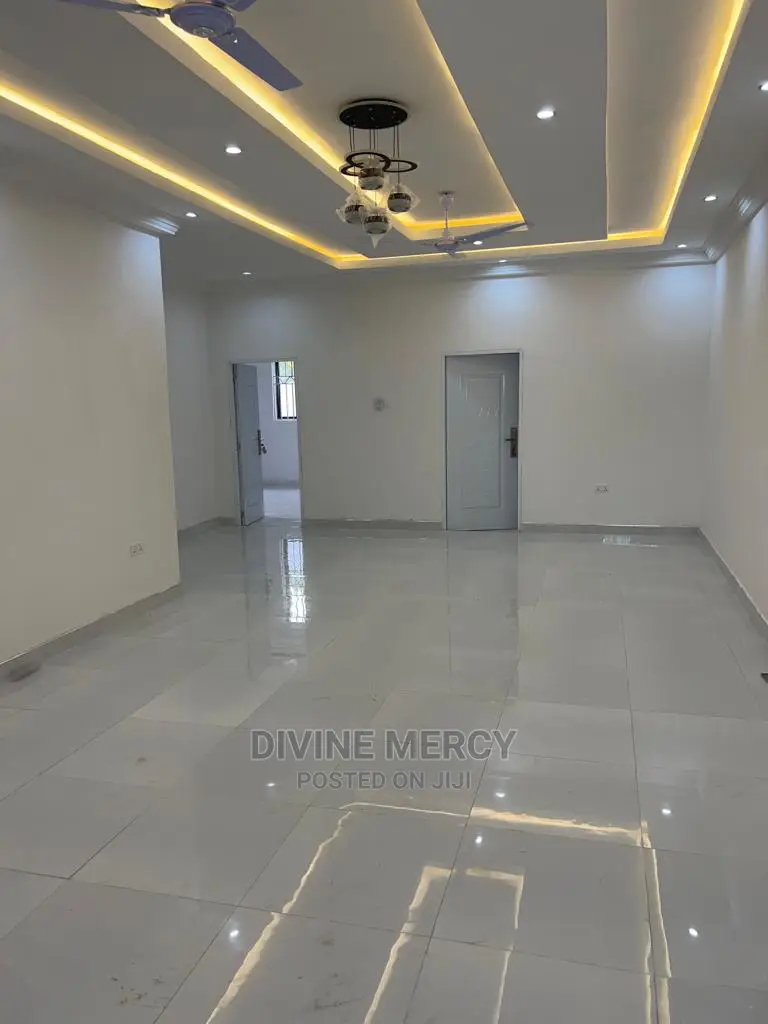 3bdrm Bungalow in Divine Mercy Agency, Kasoa for sale