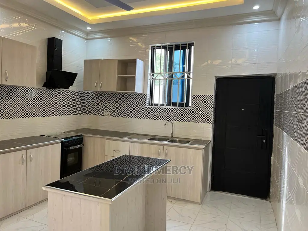 3bdrm Bungalow in Divine Mercy Agency, Kasoa for sale