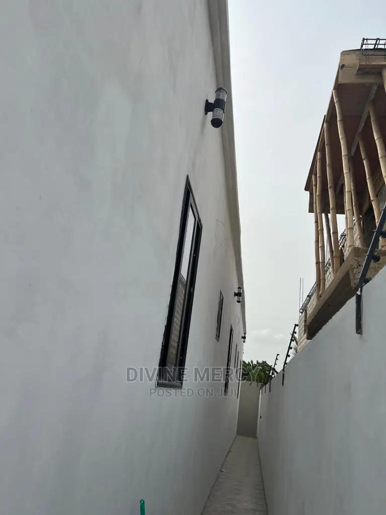 3bdrm Bungalow in Divine Mercy Agency, Kasoa for sale