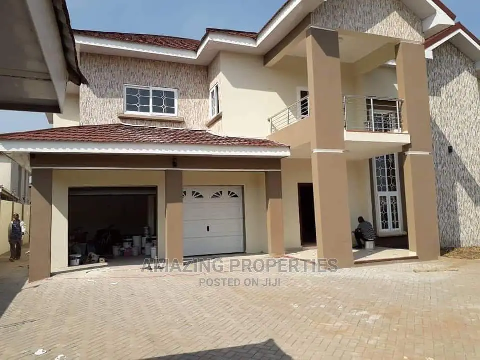 4bdrm House in East Legon for Sale