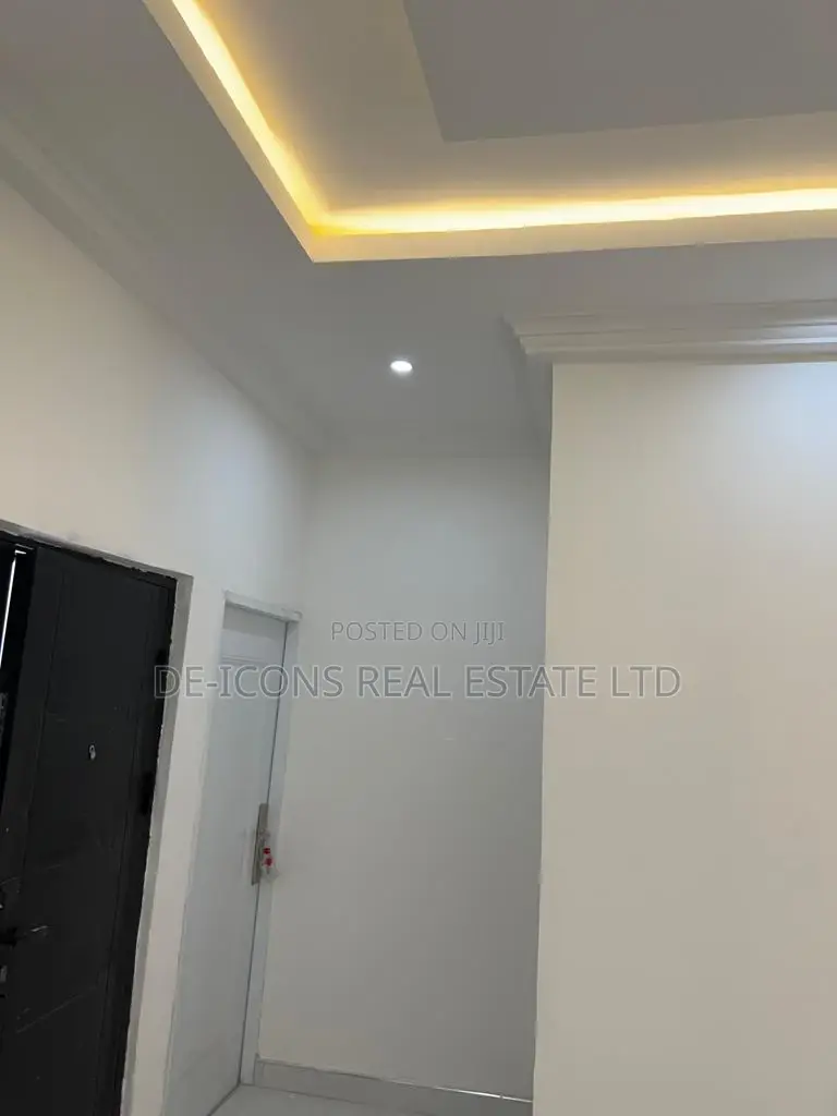 3bdrm House in De-Icons Real Estate, Awutu Senya East Municipal