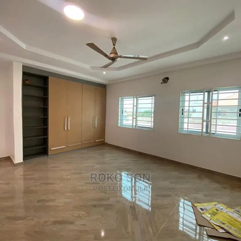 4bdrm Duplex in Dr Roko, Madina for sale