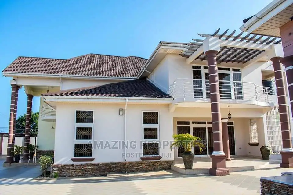 5bdrm House in Tema Community for Sale