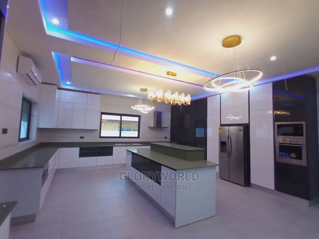 5bdrm House in East Legon for sale
