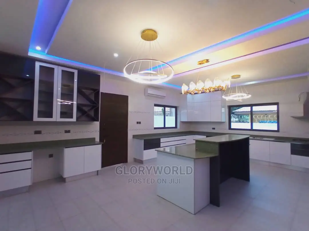 5bdrm House in East Legon for sale