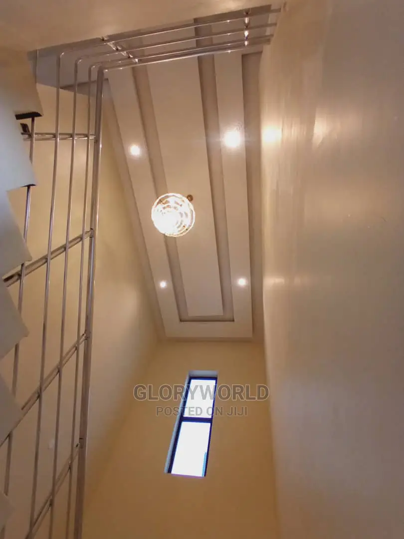 5bdrm House in East Legon for sale