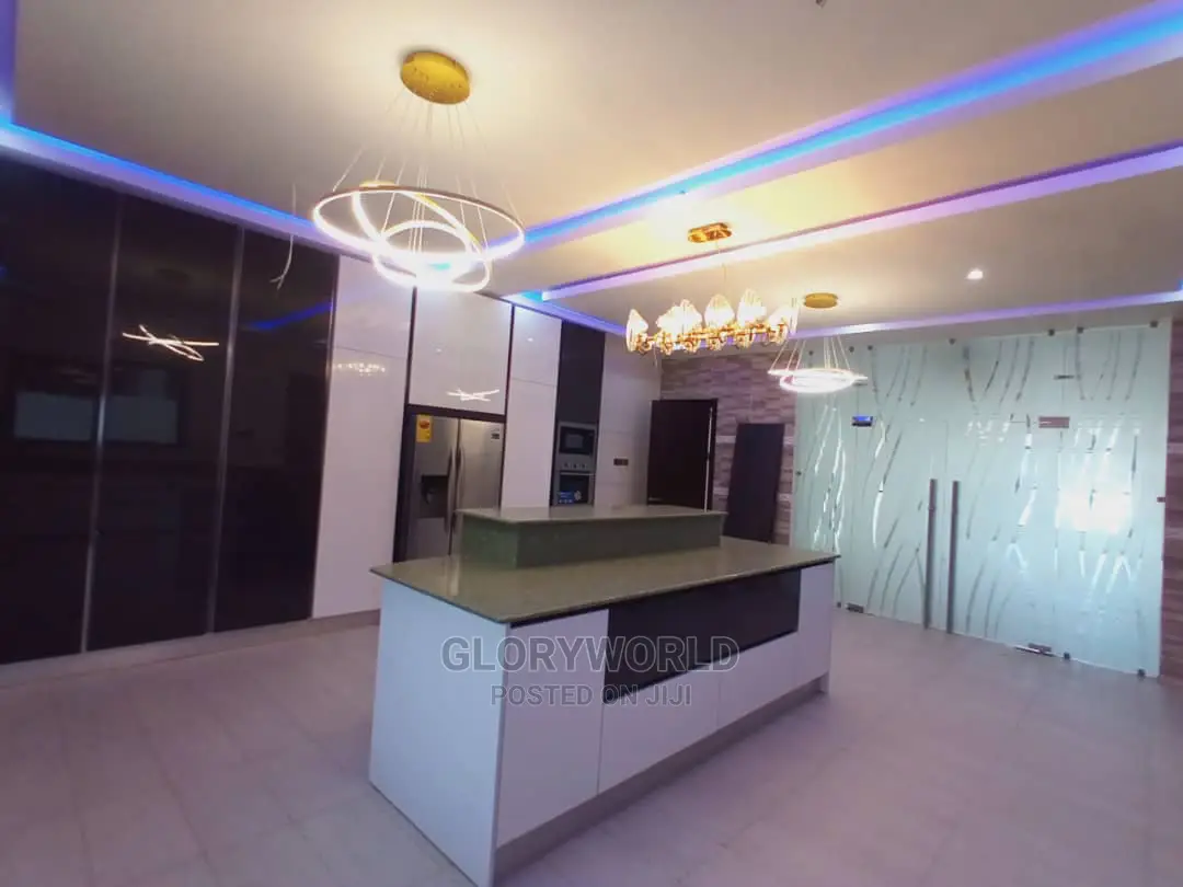 5bdrm House in East Legon for sale