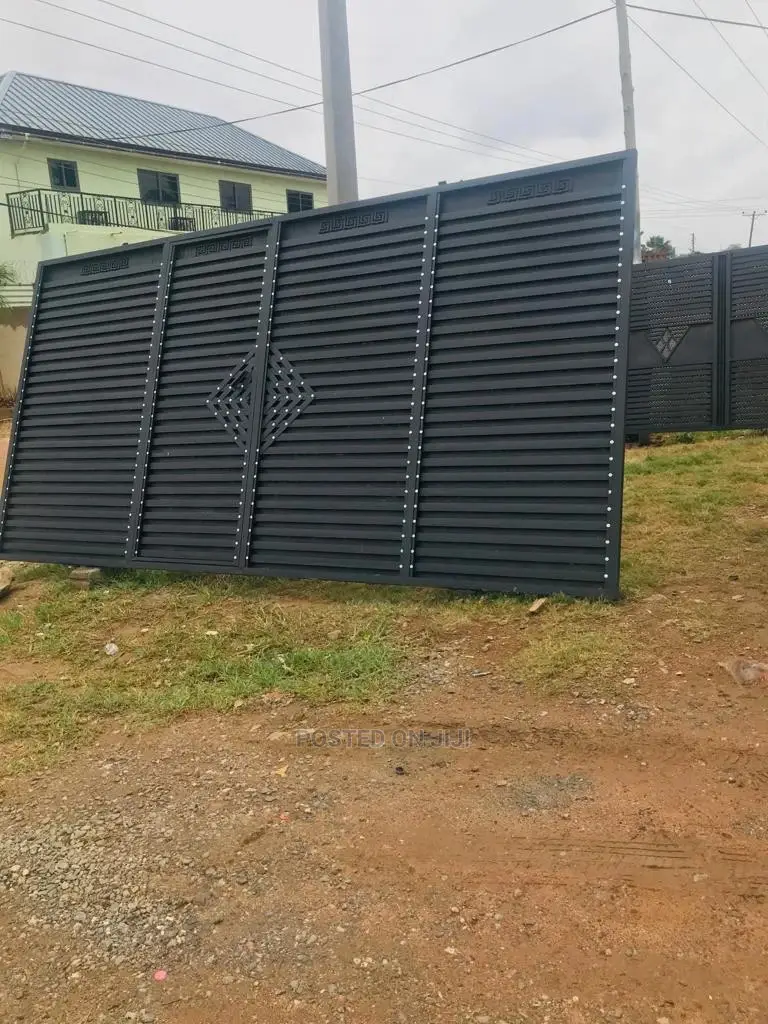 16 Feet×7 Ft Push/Sliding Gates With 4feet Side Gate.