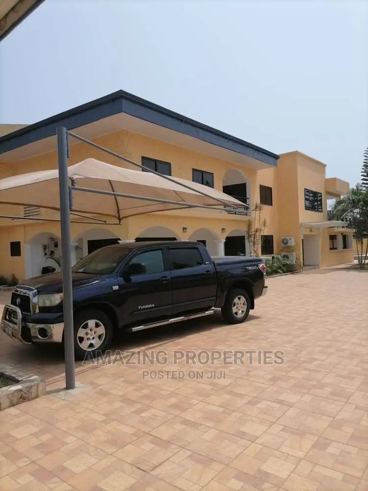 6bdrm Farm House in Labone for Rent