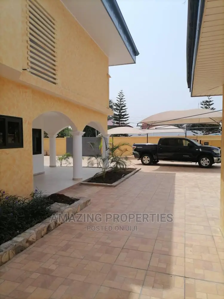 6bdrm Farm House in Labone for Rent