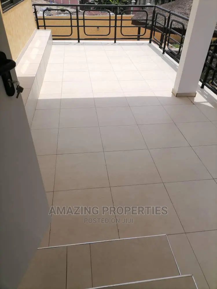 6bdrm Farm House in Labone for Rent