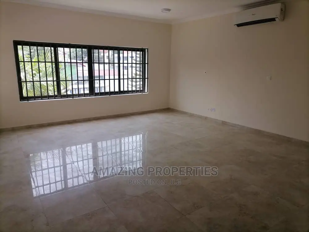 6bdrm Farm House in Labone for Rent