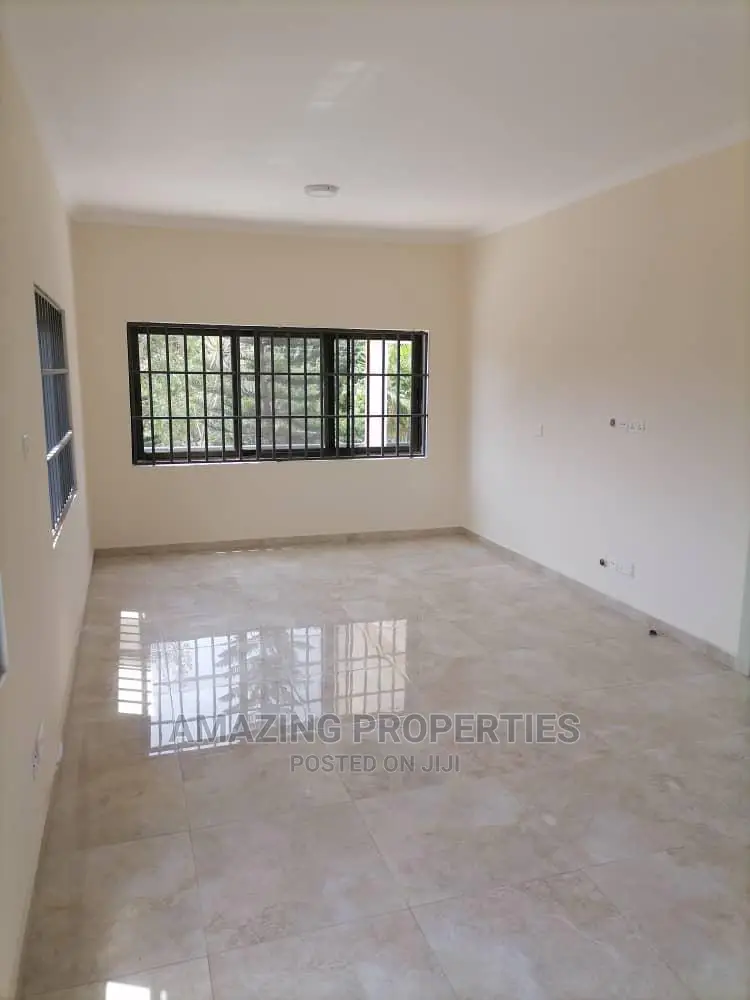 6bdrm Farm House in Labone for Rent