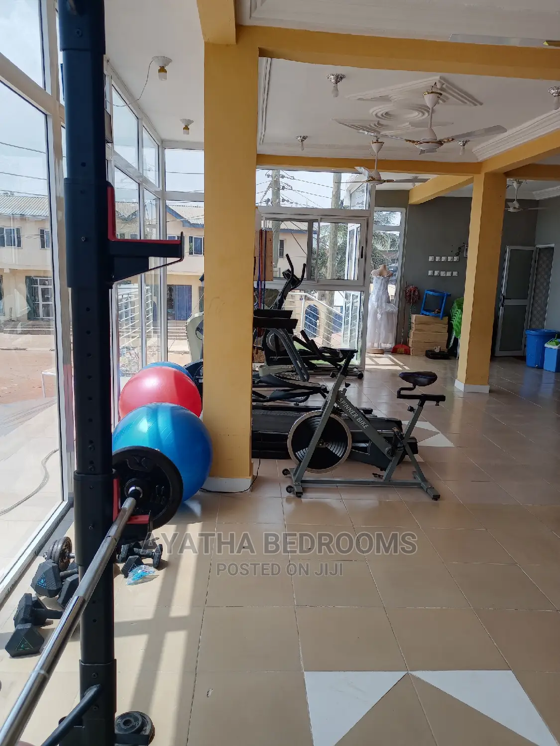 Executive Gym Center to Let