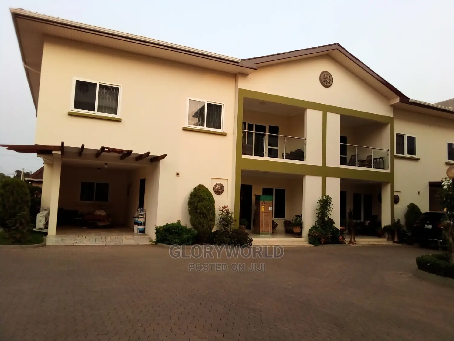 Furnished 4bdrm Condo in Tema Metropolitan for rent