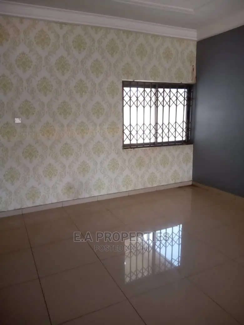 3bdrm House in E a Properties, School Junction for Rent