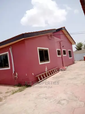 3bdrm House in E a Properties, School Junction for Rent