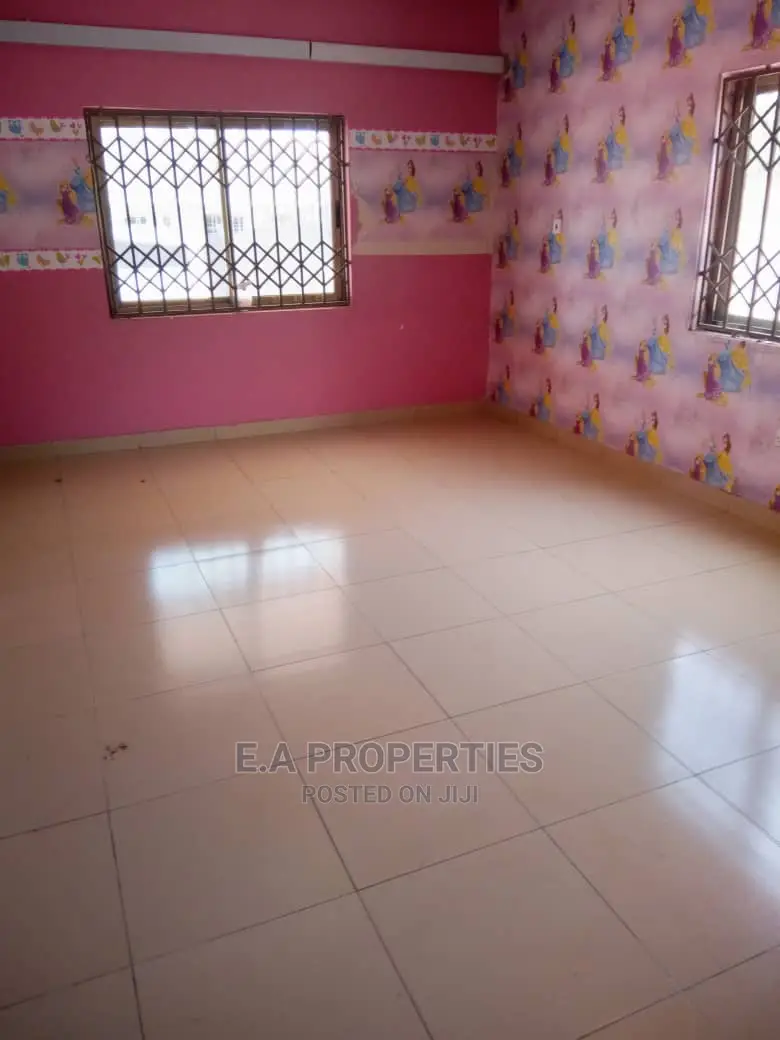 3bdrm House in E a Properties, School Junction for Rent