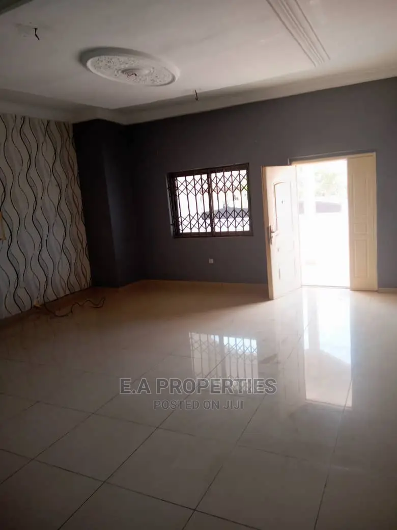 3bdrm House in E a Properties, School Junction for Rent