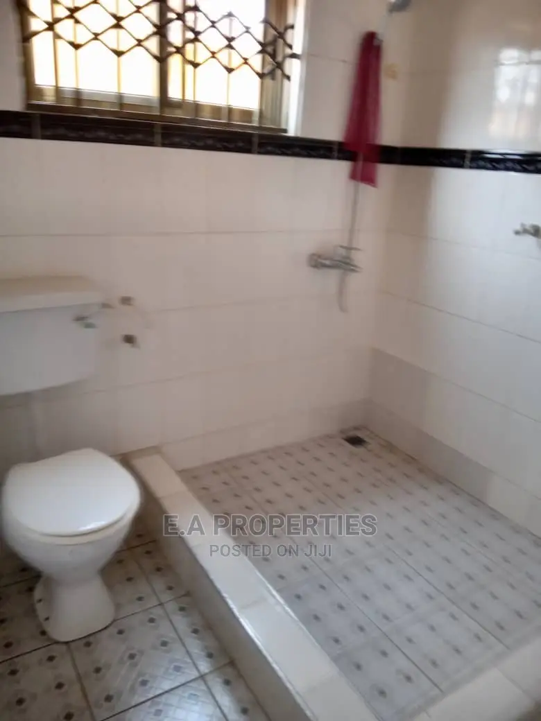 3bdrm House in E a Properties, School Junction for Rent