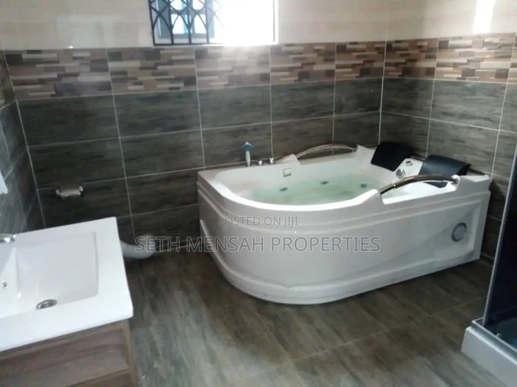 4bdrm House in 4 Bedroom House for for Sale