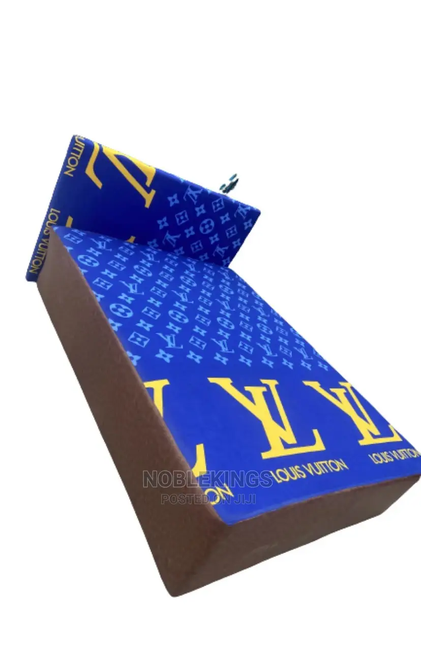 Inbuilt Double Bed With Mattress