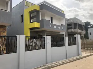 3bdrm House in Acp Estate, Achimota for sale