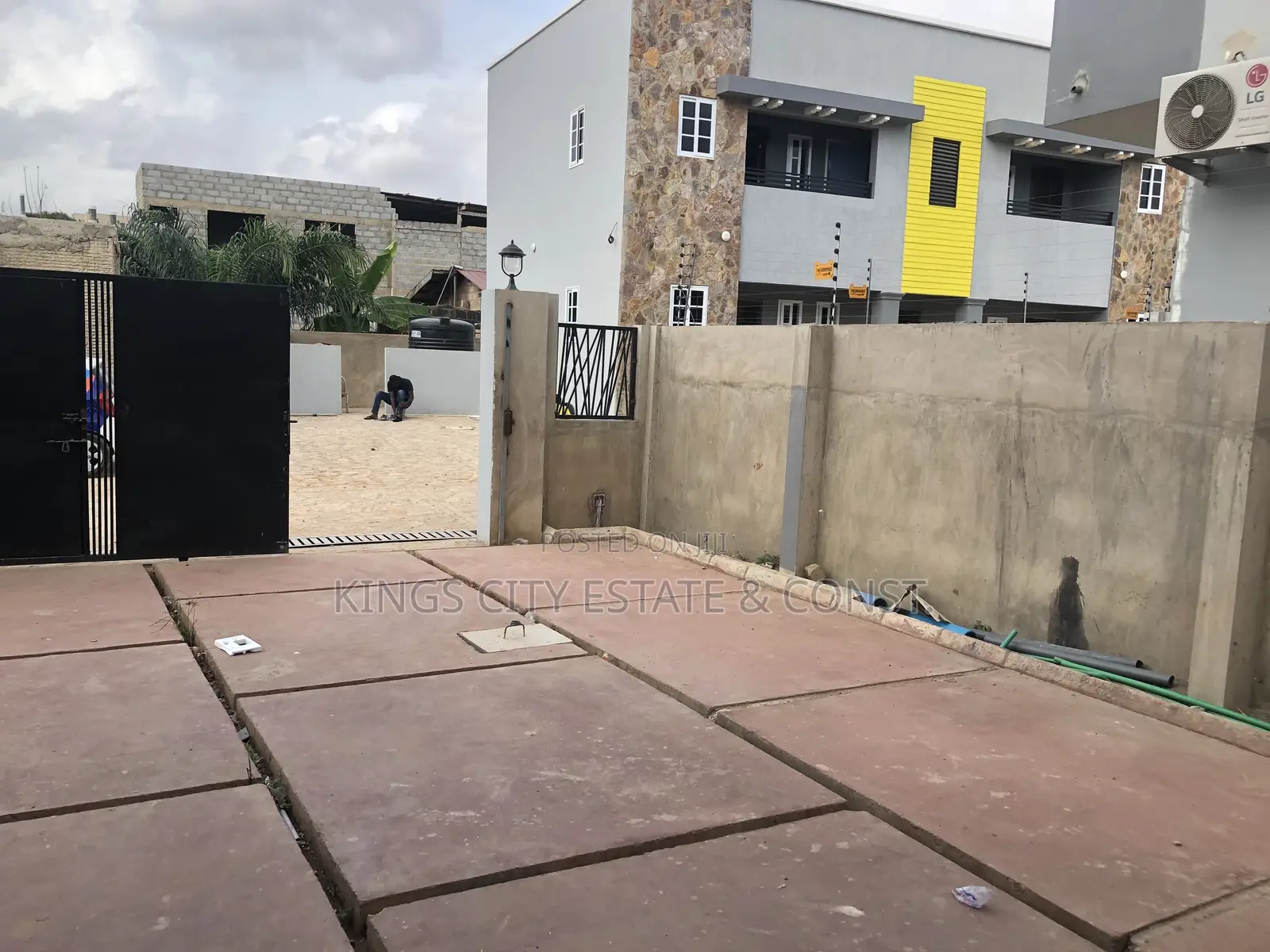 3bdrm House in Acp Estate, Achimota for sale